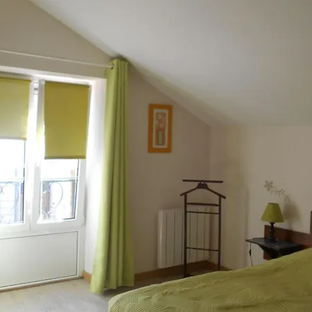 En Lorraine : 3 Ch, Jardin, Proche De Madine - Fr-1-584-335 Séjour à la campagne *