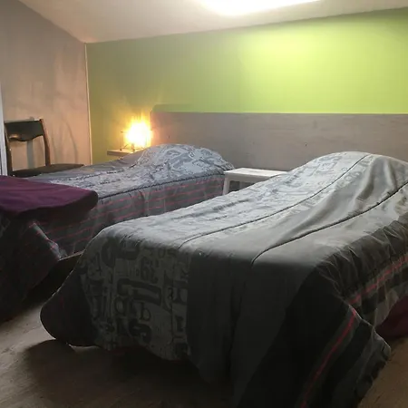 En Lorraine : 3 Ch, Jardin, Proche De Madine - Fr-1-584-335 Séjour à la campagne *
